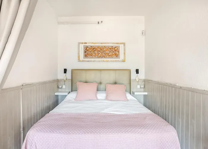 Unique View With Wifi Apartment *